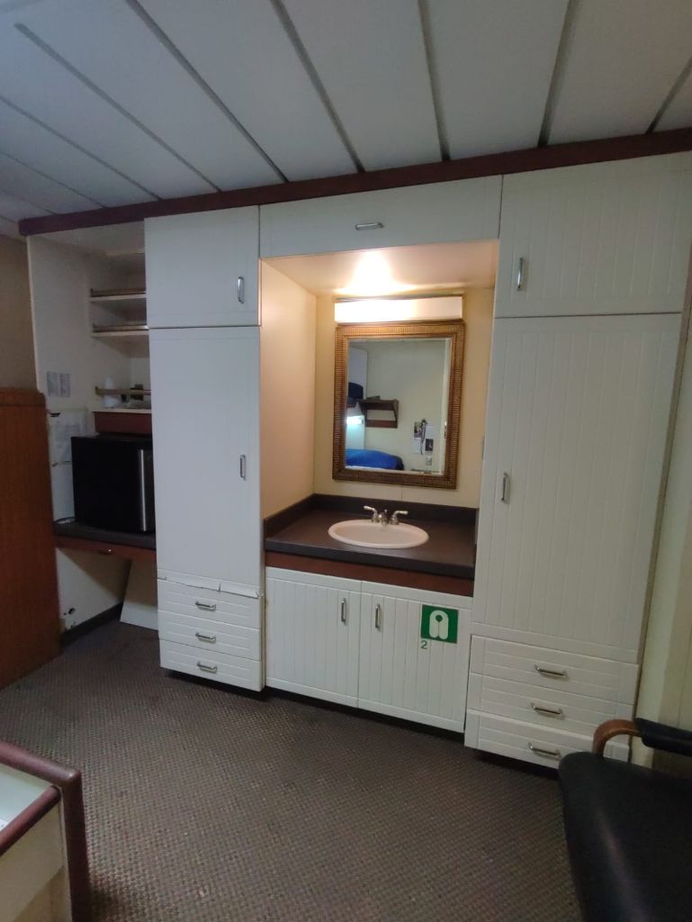 offshore vessel onboard facilities